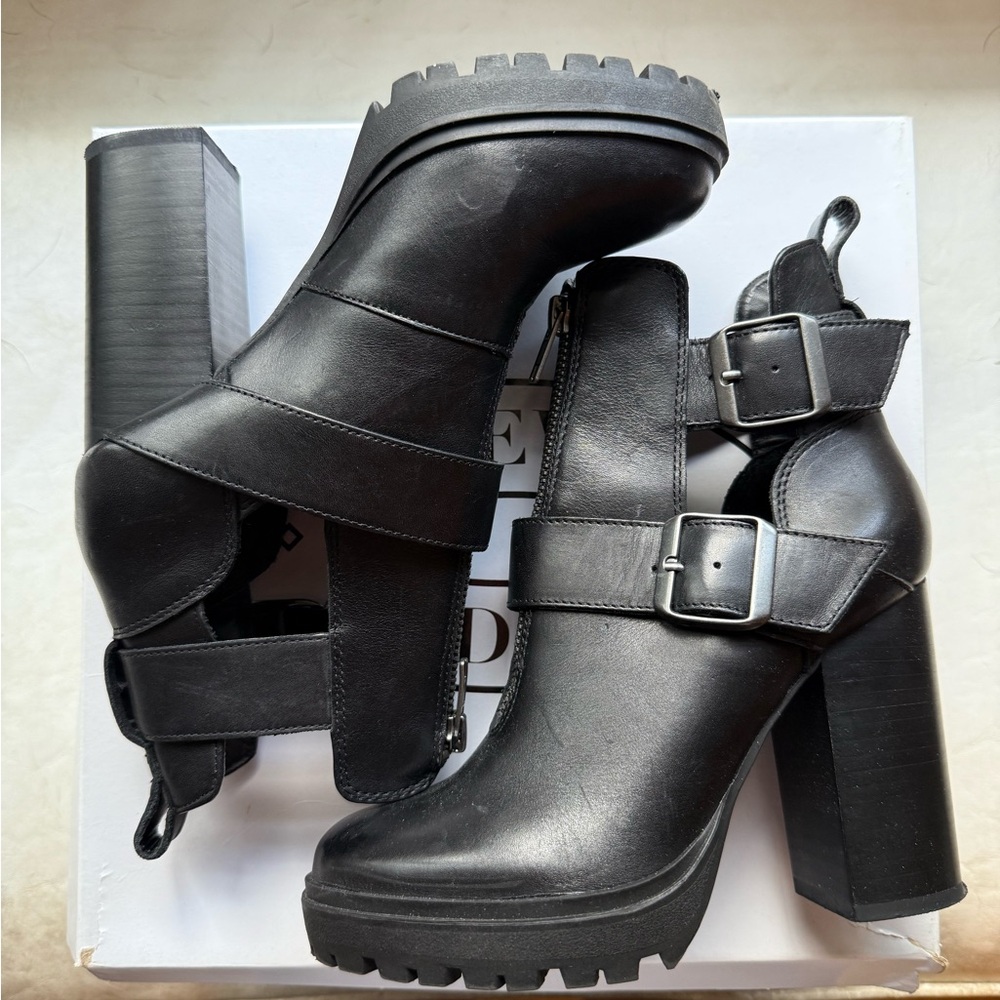 Steve Madden Lavish Black Leather Ankle Boots